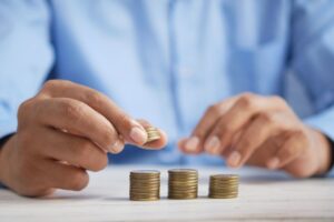 Leia mais sobre o artigo Renda Passiva: 5 Estratégias para Viver de Dividendos e Reinvestimento